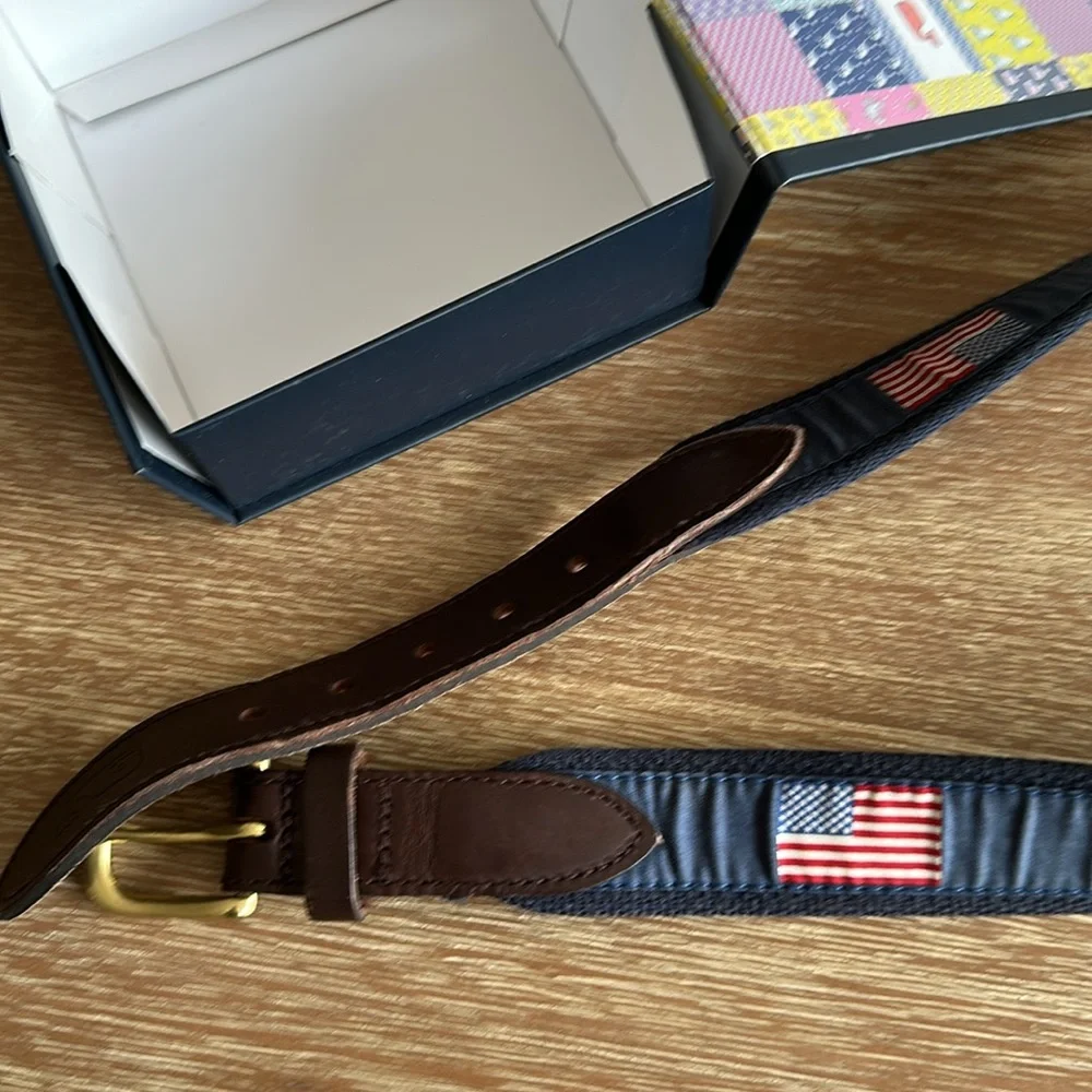 Vineyard Vines Boys’ Leather Trim American Flag Print Canvas Club Belt Size 28